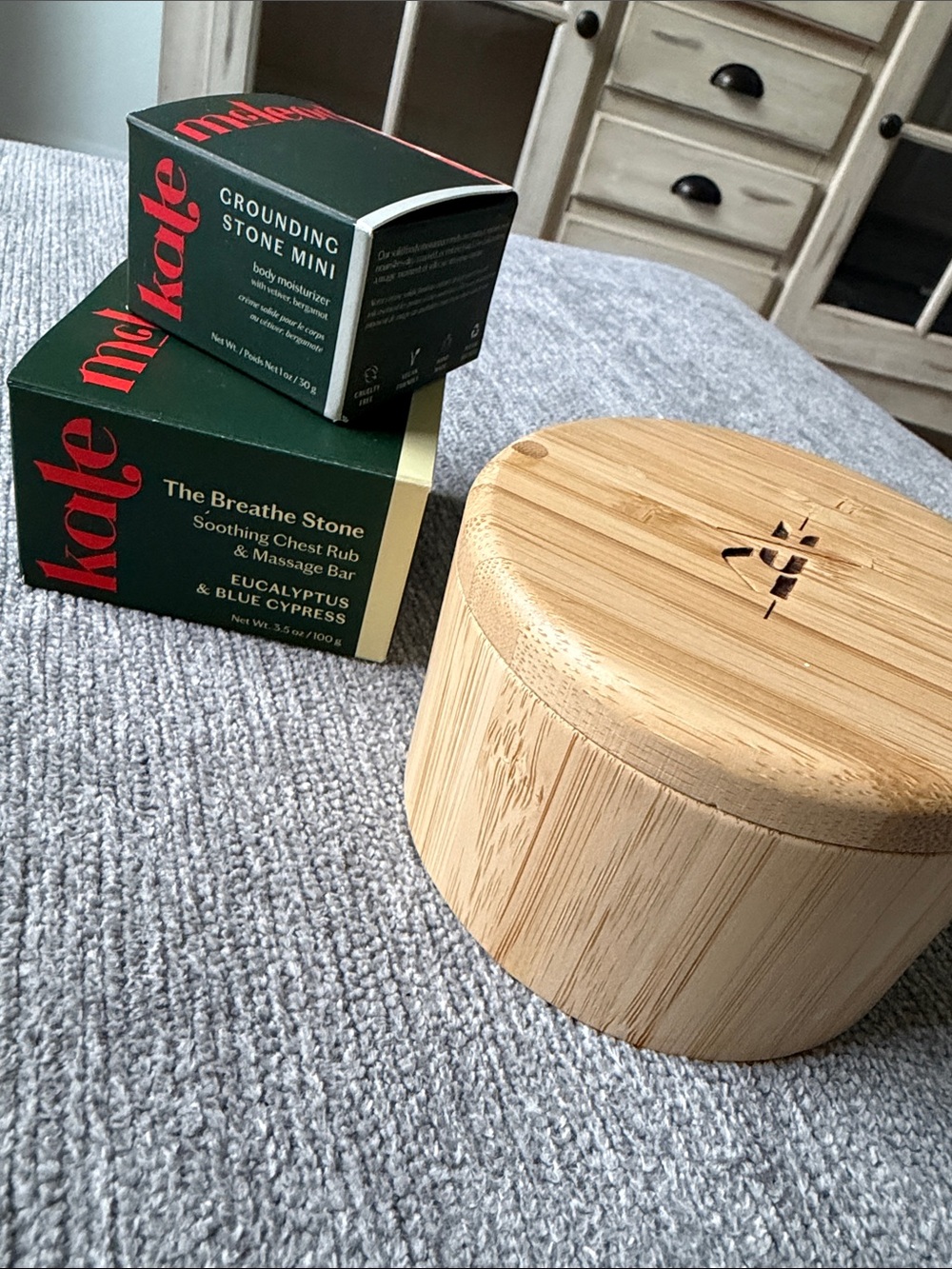 NEW KATE MCLEOD Breathe Stone Lotion Bar Wooden Box Mini Grounding Stone